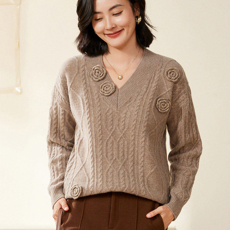 Damen Zopfmuster-V-Pullover mit dreidimensionalen Blumenapplikationen aus weichem Wollmix Drune