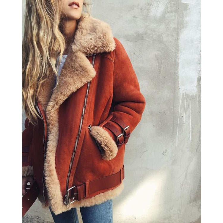 Damen Kurzjacke im Fliegerstil mit abgesetztem Fellkragen und verstellbaren Schnallen Drune