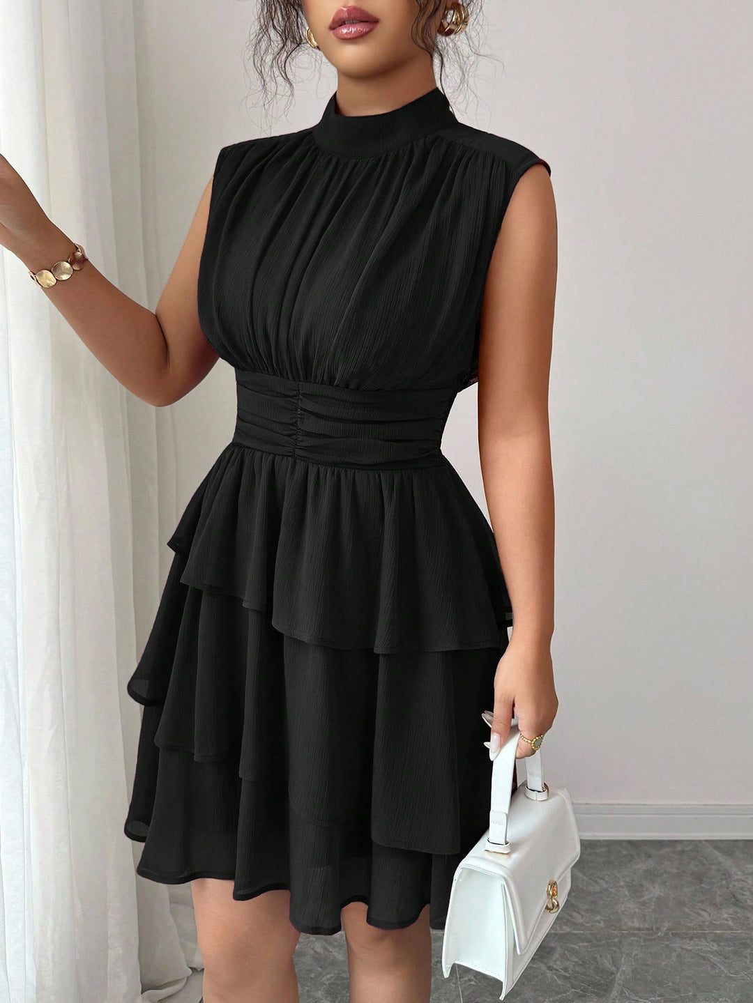 Damen Ärmelloses Chiffon-Stufenkleid mit Stehkragen und taillierter Raffung Drune