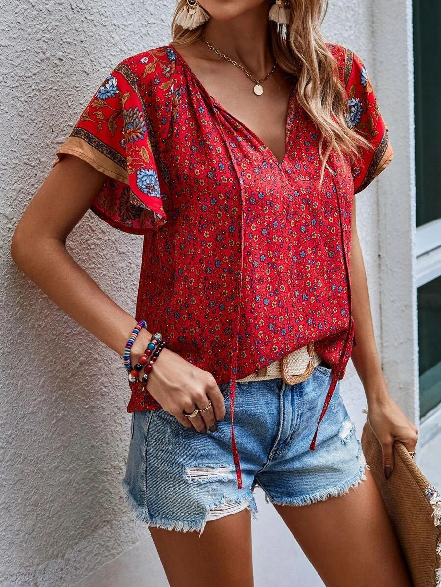 Damen Leichtes Blusenshirt mit V-Ausschnitt, kurzen Kimonoärmeln und floralem Allovermuster Drune