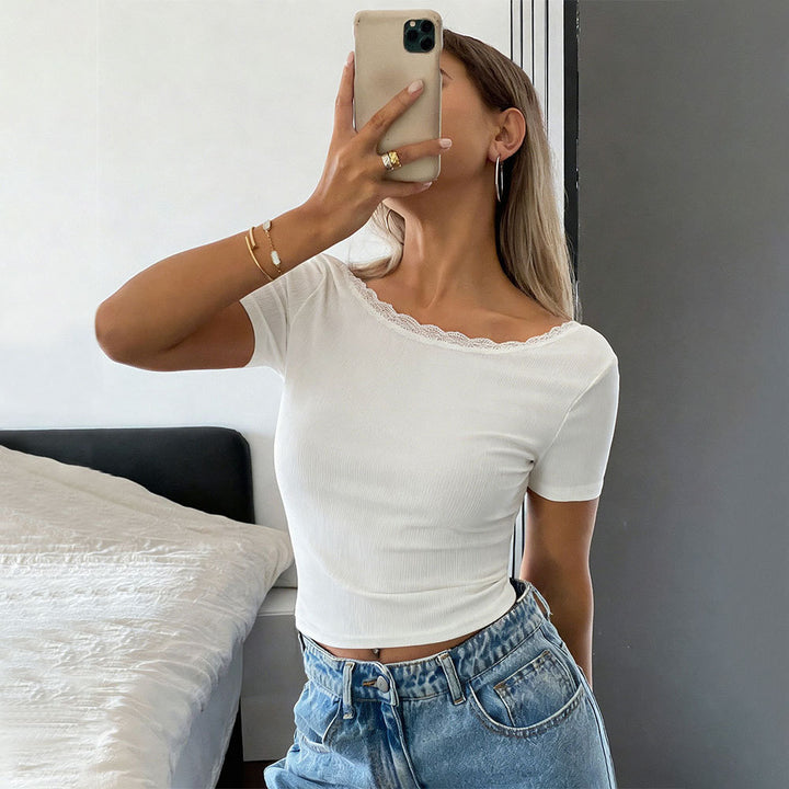Damen geripptes Kurzarmshirt mit Spitzen-Bootsausschnitt und figurbetonter Stretch-Passform Drune