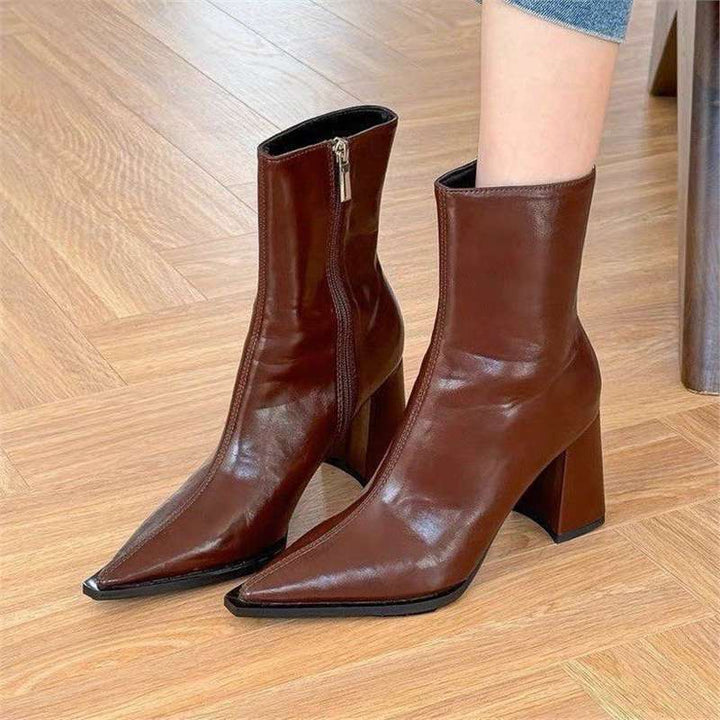 Damen spitz zulaufende Stiefeletten aus Glattleder mit sculpted Blockabsatz und seitlichem Reißverschluss Drune