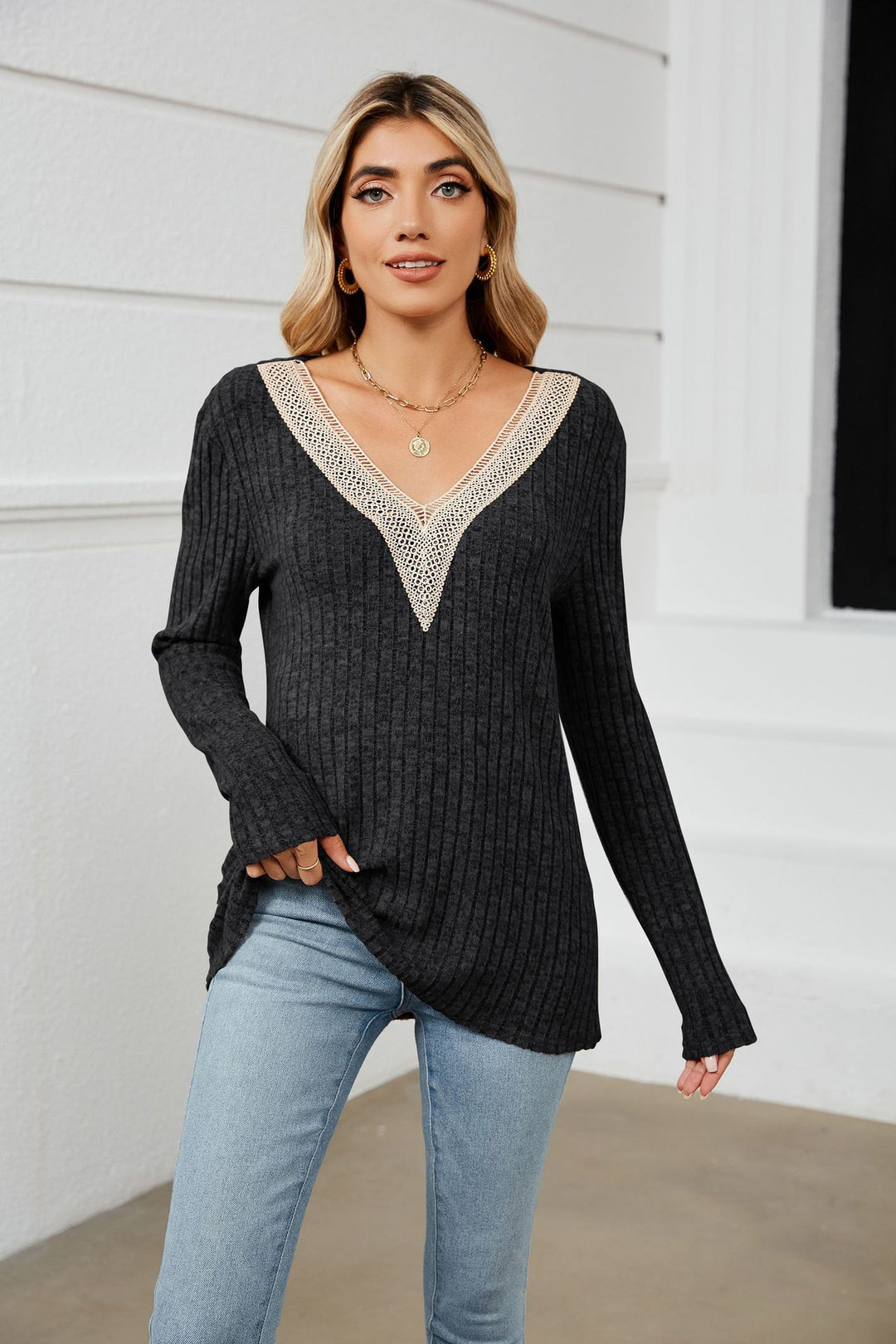 Damen Strickpullover mit V-Ausschnitt und romantischer Spitze Drune