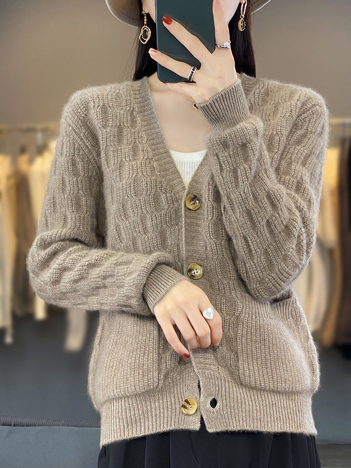 Damen Weicher Angora‑Look Zopfmuster-Cardigan mit V‑Ausschnitt und aufgesetzten Taschen Drune