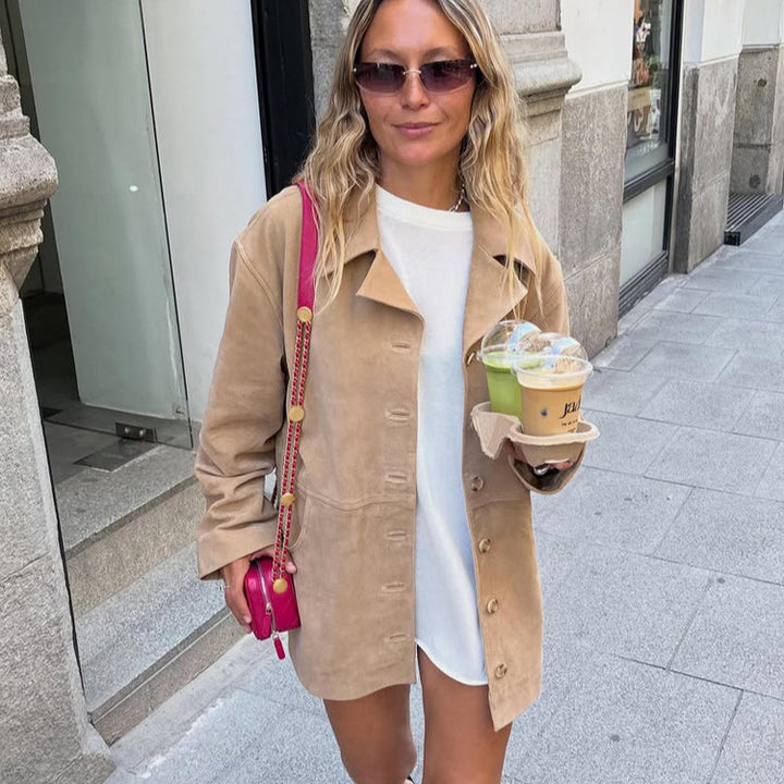 Damen Kurzmantel aus Veloursleder‑Optik mit kastiger Silhouette, Hornknopf‑Front & Eingrifftaschen Drune