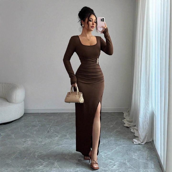 Damen nan körpernahes Maxikleid mit Quadratausschnitt, taillierter Raffung und hohem Seitenschlitz Drune