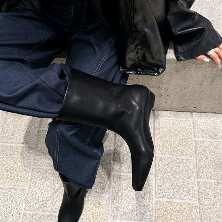 Damen Midi‑Stiefeletten mit spitzer Zehenform, Veloursleder‑Optik und schlankem Keilabsatz Drune