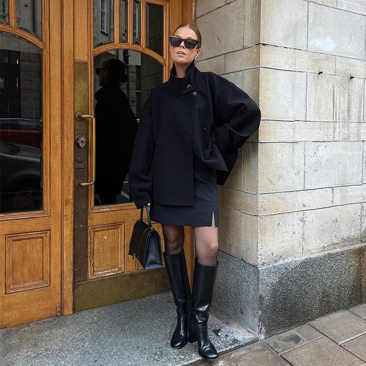 Damen Kurze Jacke mit hohem Kragen und Knopfverschluss Drune