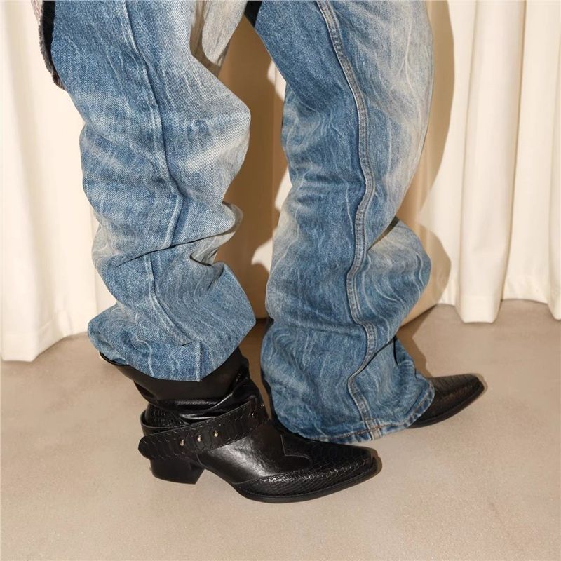 Damen Cowboystiefel mit spitzer Zehenpartie, Schlangenprägung und Nietenriemen Drune
