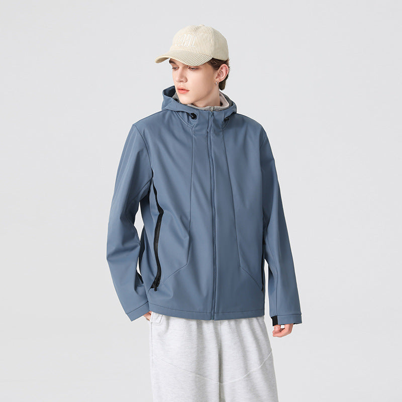 Herren Minimalistische Softshell‑Regenjacke mit verdecktem Reißverschluss, integrierter Kapuze und atmungsaktivem Meshfutter Drune