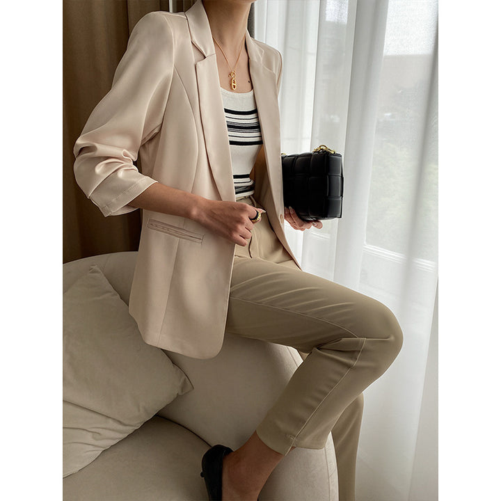 Damen eleganter Blazer mit feinem fallendem Schnitt und praktischen Taschen Drune