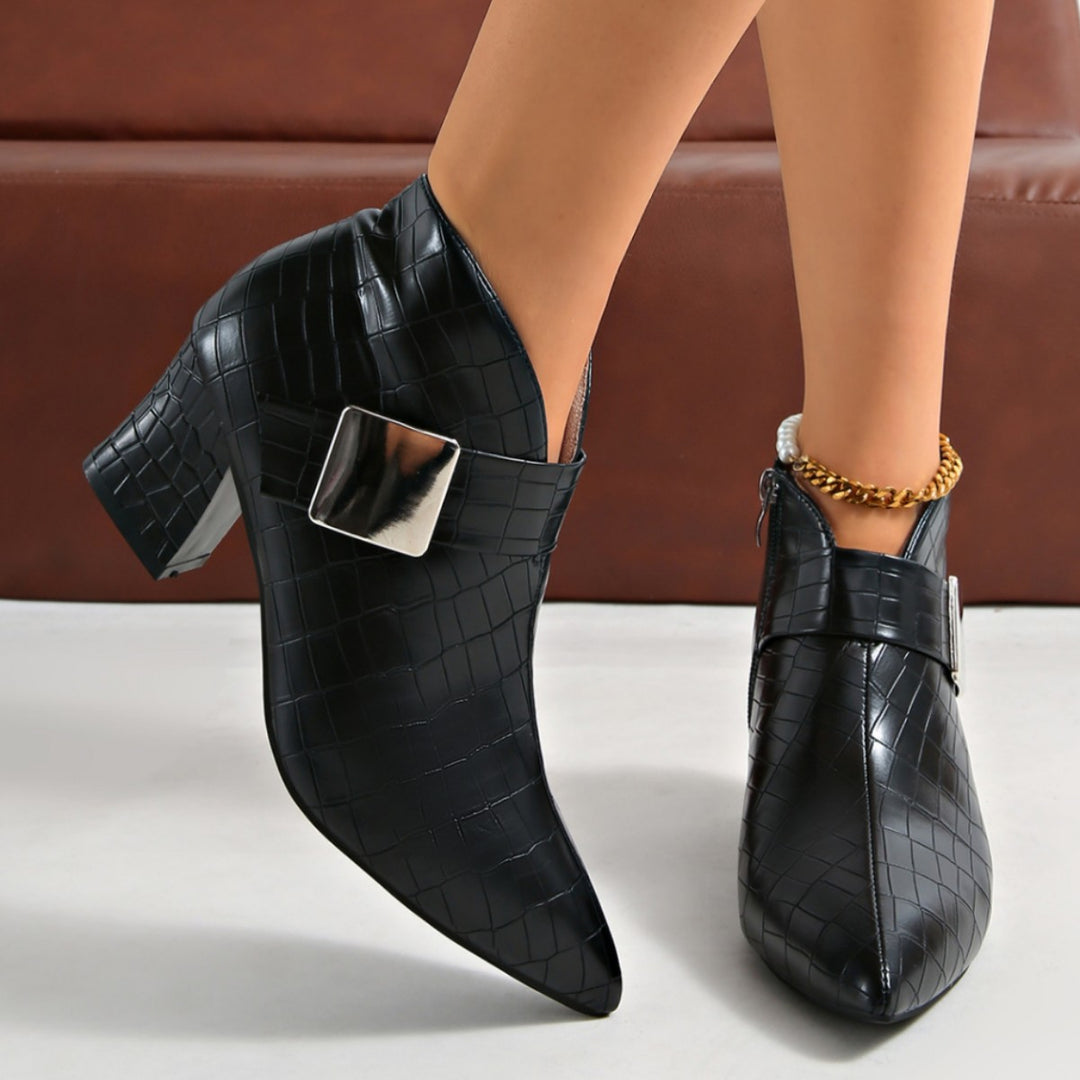 Damen knöchelhohe Stiefelette mit Kroko-Prägung, spitzer Zehenform und dekorativer Schnalle Drune