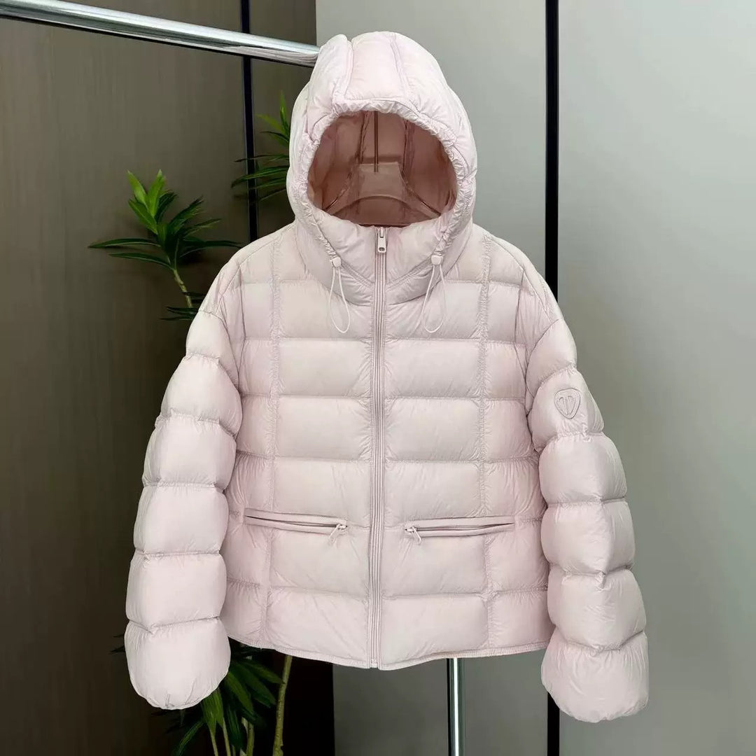 Damen nan kurz geschnittene Thermo-Steppjacke mit Kapuze, Reißverschlusstaschen und elastischen Bündchen Drune