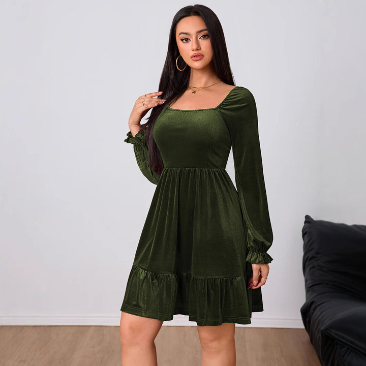 Damen Samtkleid mit quadratischem Ausschnitt, gerafften Puffärmeln und stufigem Tellerrock Drune
