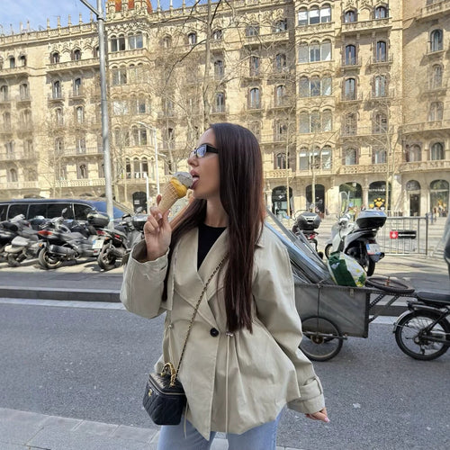 Damen Cropped-Trenchjacke im Boxy-Schnitt mit Tunnelzug-Taillierung und Oversized-Manschetten Drune
