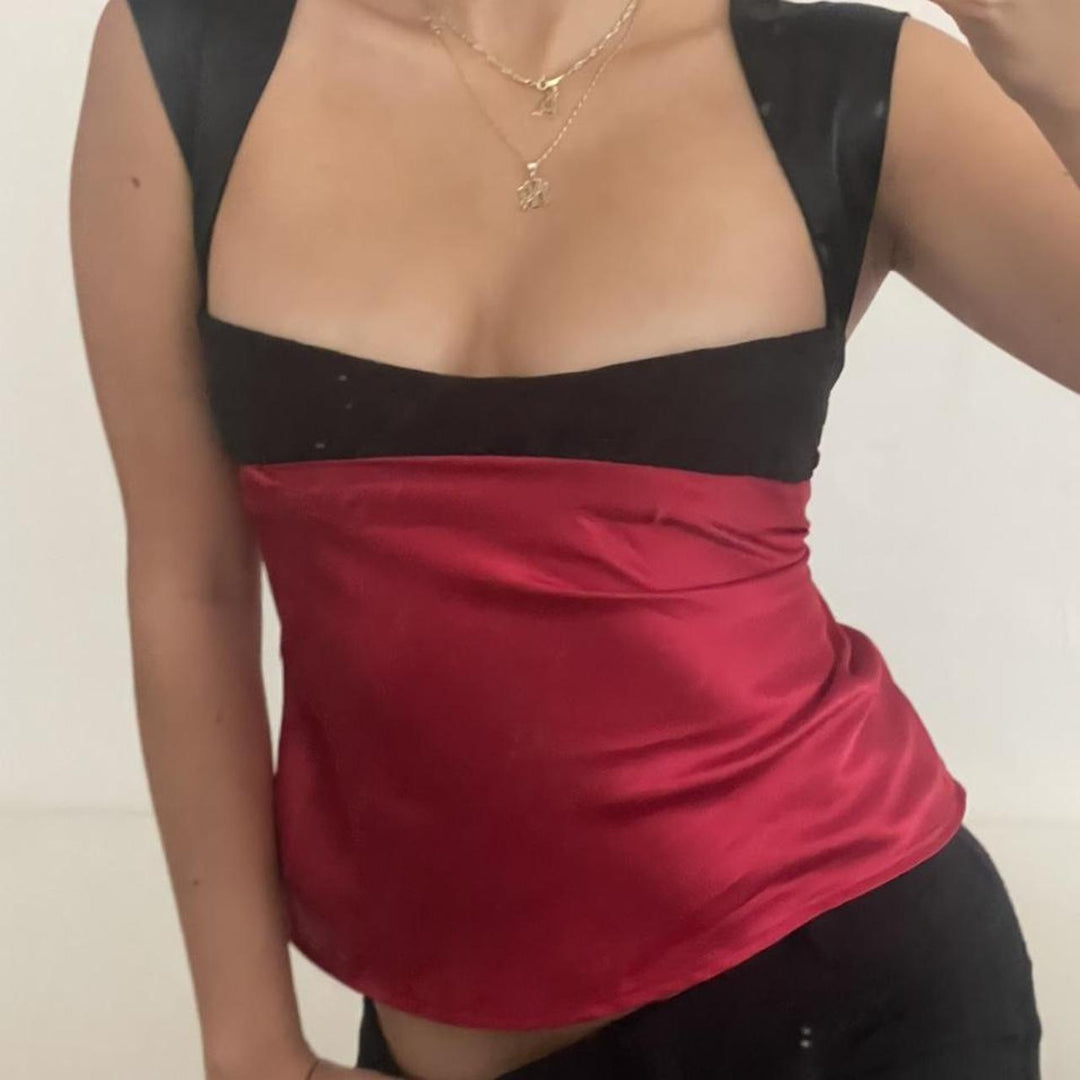 Damen stilvolles Oberteil mit einzigartigem Schnitt und eleganten Trägern Drune