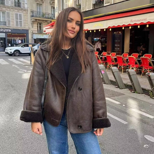 Damen 100+ kurze Lammfell‑Optik Pilotjacke mit Teddyfutter und doppeltgereihter Knopfleiste Drune