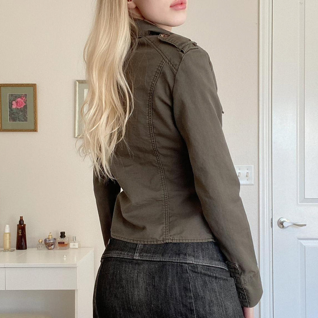 Damen Taillierte Hemdjacke mit Brusttaschen und markanter Nahtführung Drune