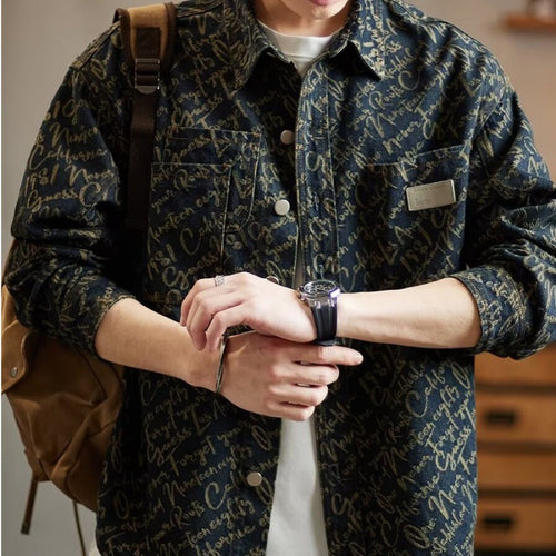 Herren Jeansjacke mit modernem Schriftmuster und praktischen Taschen Drune