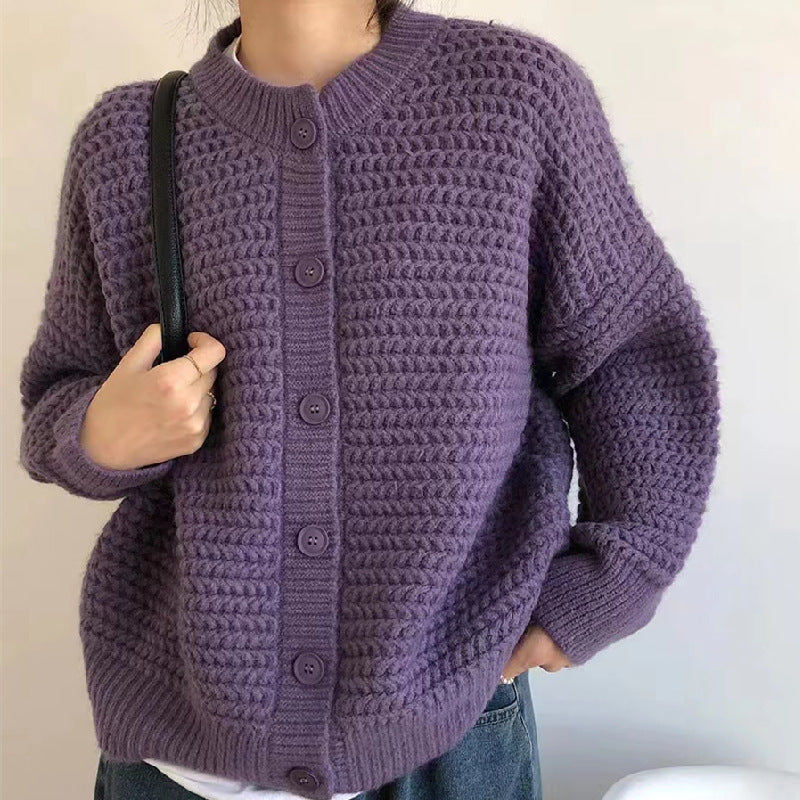Damen Kuschelige Strickjacke mit kunstvollem Zopfmuster und großen Knöpfen Drune