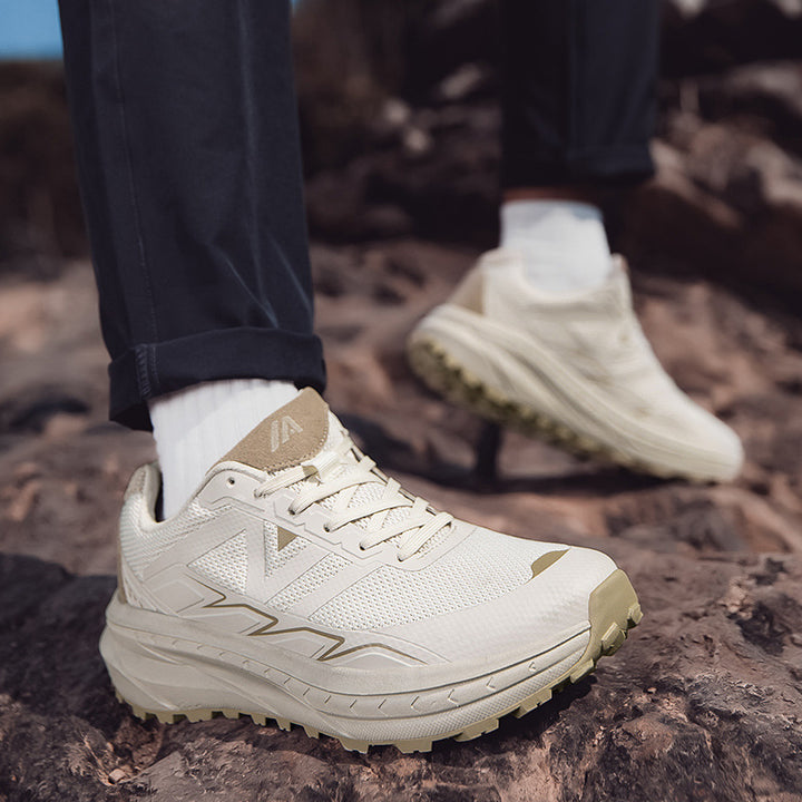 Damen nan dämpfender Komfort-Trailrunner mit extrabreiter Zwischensohle und profiliertem Grip Drune