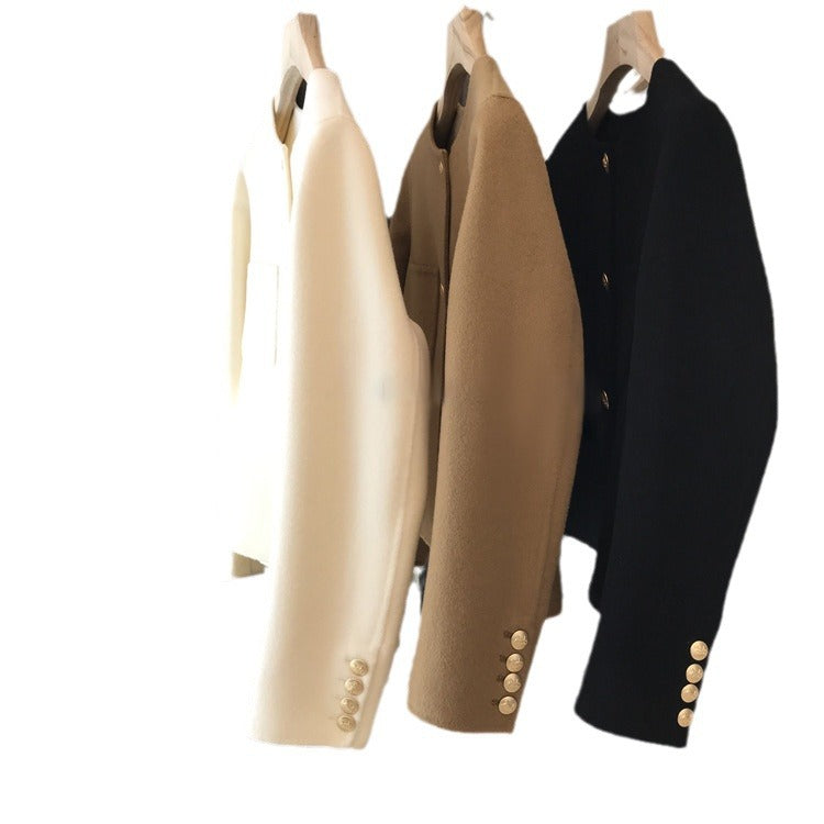 Damen Kurzblazer aus Wollmix mit Rundhalsausschnitt, Pattentaschen und goldenen Zierknöpfen Drune