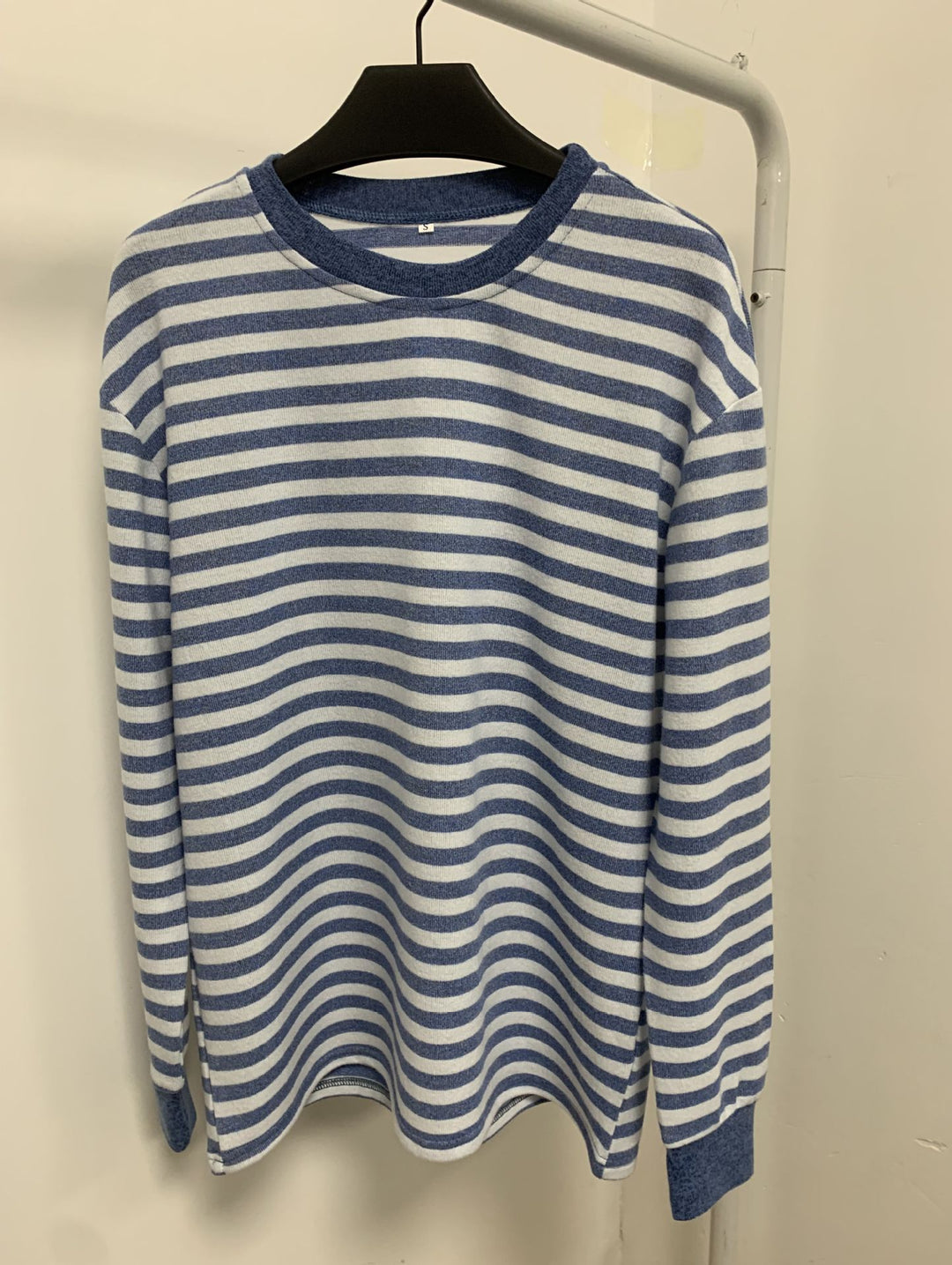 Damen bequemes Langarmshirt mit gestreiftem Design und Rundhalsausschnitt Drune