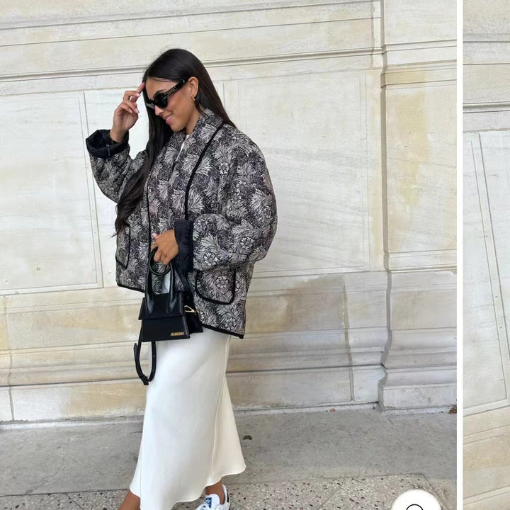 Damen Kurz geschnittene Steppjacke im Vintage-Blumenmuster mit Schalkragen und Kontrastpaspel Drune