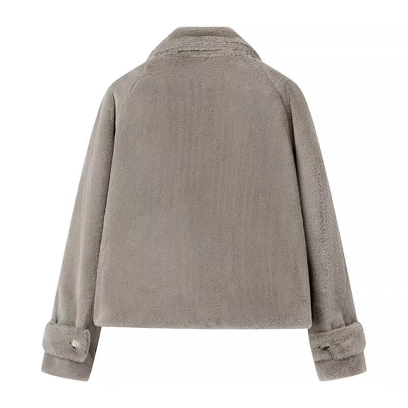 Damen Kurz geschnittene Teddy‑Fleecejacke mit Hemdkragen, verdeckter Knopfleiste und Eingrifftaschen Drune