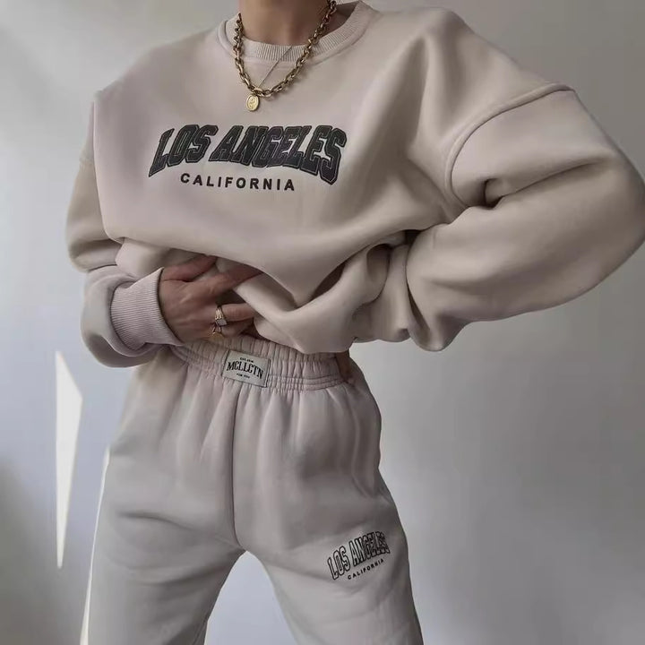 Damen Oversized Lounge-Set aus Baumwollfleece mit Collegestickerei und relaxed Jogginghose Drune
