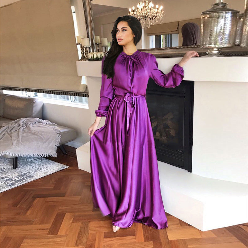 Damen Maxikleid aus fließendem Satin mit Stehkragen und Bindegürtel Drune