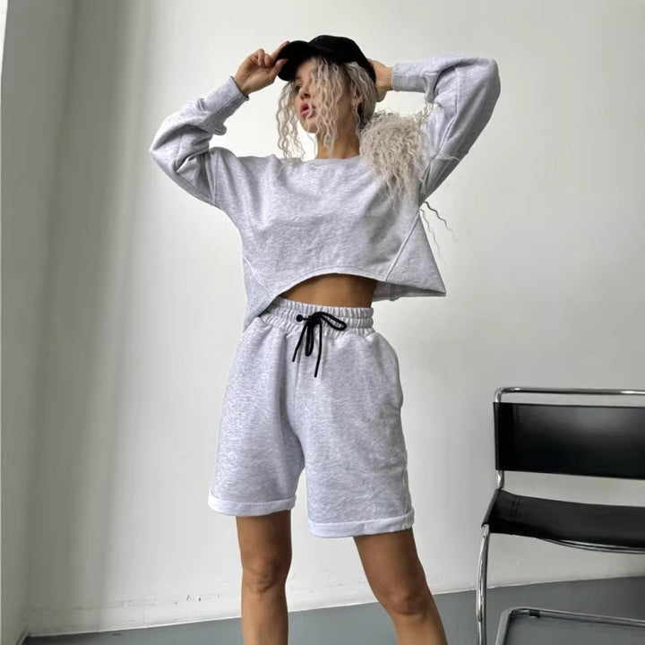 Damen lässiges Sweatshirt- und Shorts-Set mit Kordelzug und farbenfrohem Design