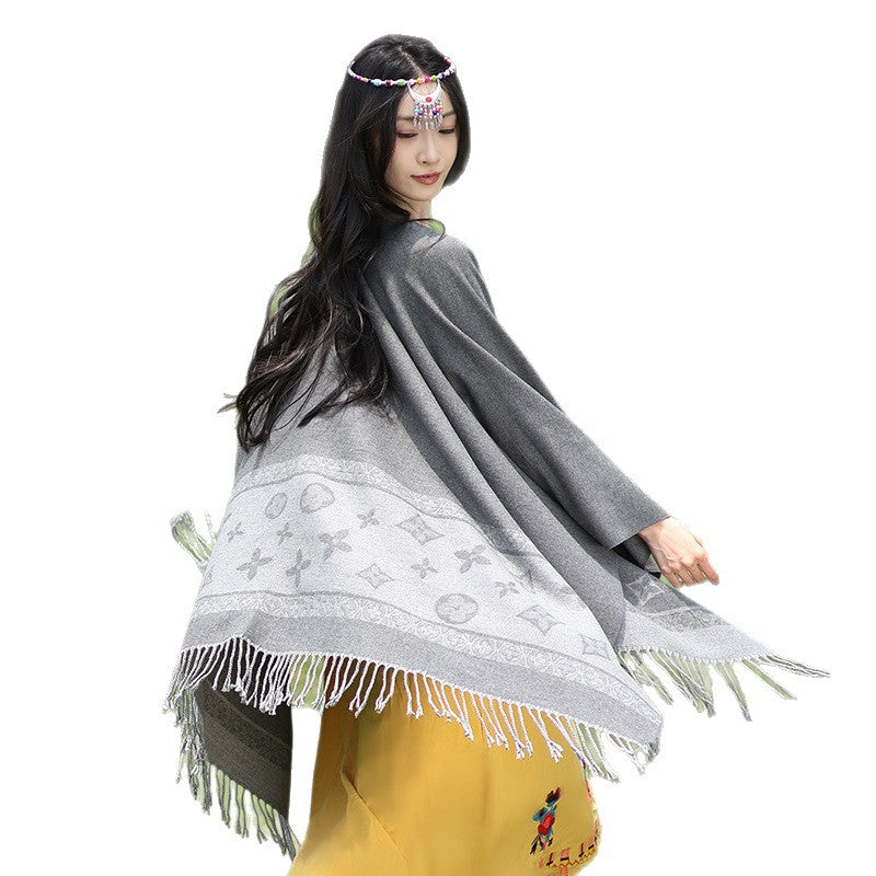 Damen Oversize‑Rechteckponcho aus Wollmix mit eingewebter Jacquardbordüre und Fransensaum Drune