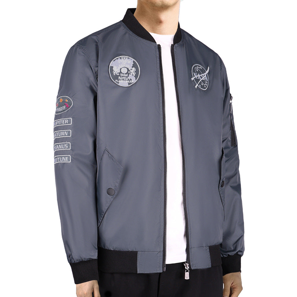 Herren  bestickte Raum-Patch glänzende Shell Bomberjacke mit bedrucktem Innenfutter und Ärmel-Reißverschluss-Nutztasche Drune