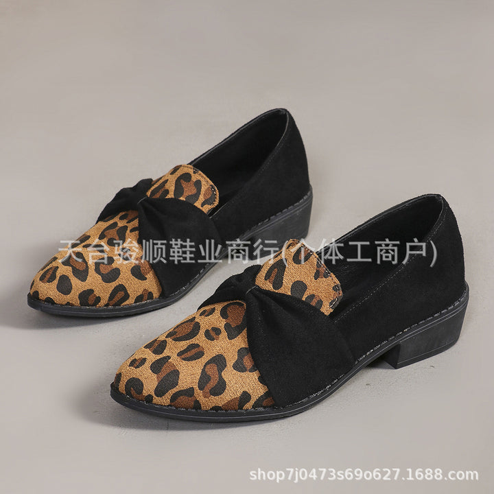 Damen Veloursleder-Loafer mit goldener Kettenapplikation und kleinem Blockabsatz Drune