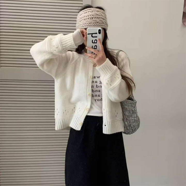 Damen Strickjacke mit feiner Lochmusterung und Knopfverschluss Drune