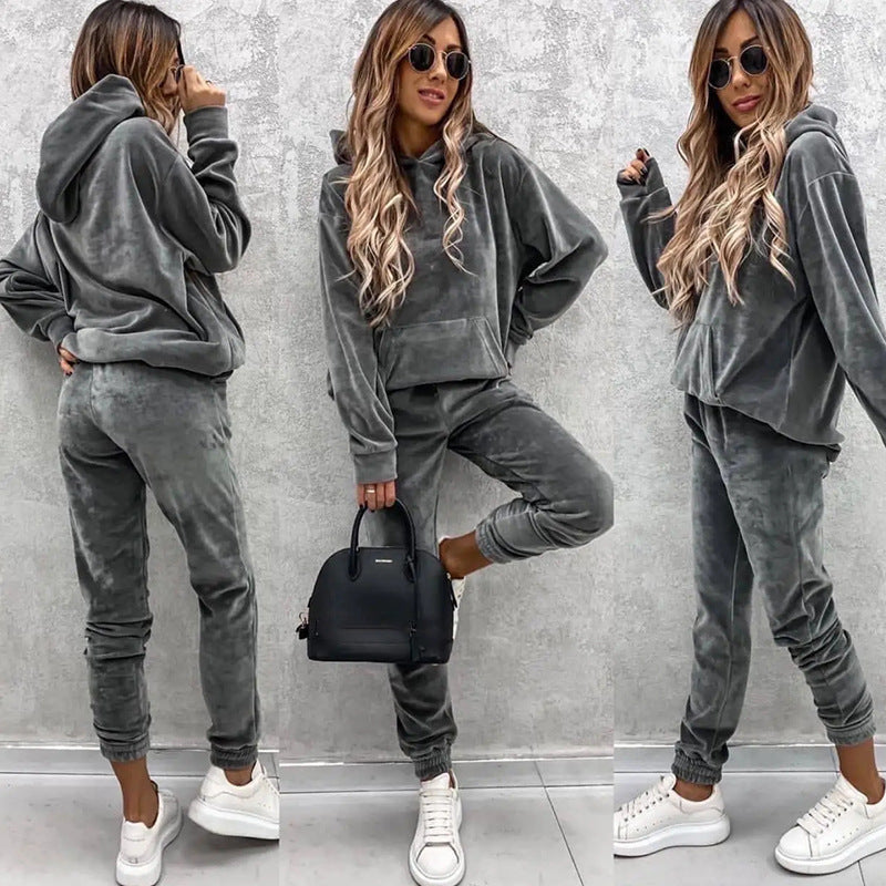 Damen Velours-Lounge-Set mit kuscheliger Kapuzenpullover und schmal zulaufender Jogginghose Drune
