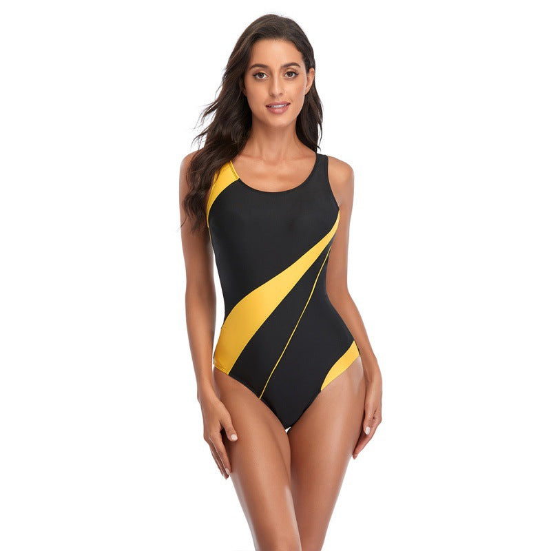 Damen Schwimmanzug mit dynamischem Schnitt und Sportakzenten Drune