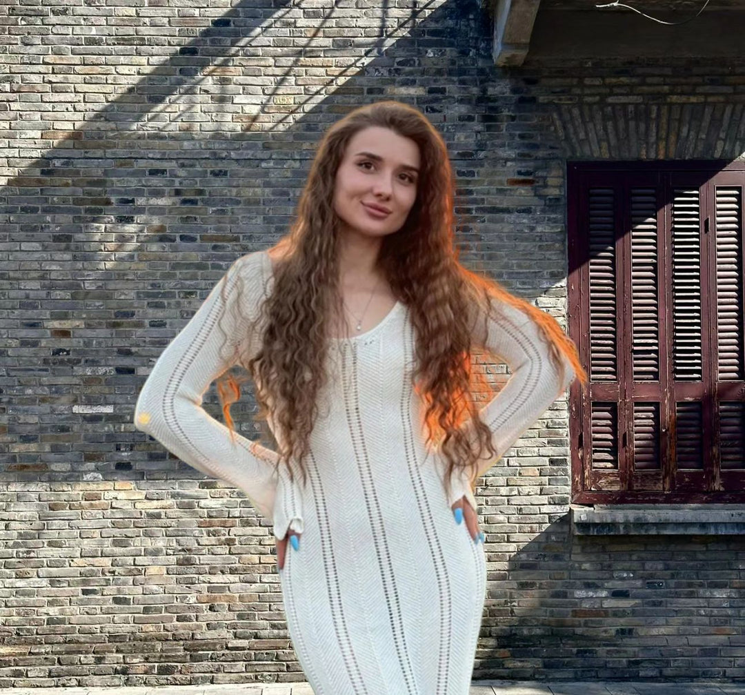 Damen Strickmaxikleid mit raffiniertem Lochmuster und tiefem V-Ausschnitt Drune