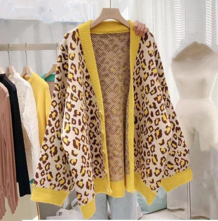 Damen modischer Cardigan mit großem Leopardenmuster und farblich abgesetztem Bündchen Drune
