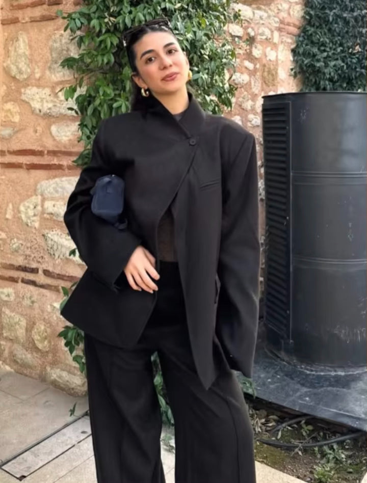 Damen Oversized-Blazer im Boxy-Schnitt mit asymmetrischem Stehkragen und verdeckter Knopfleiste Drune