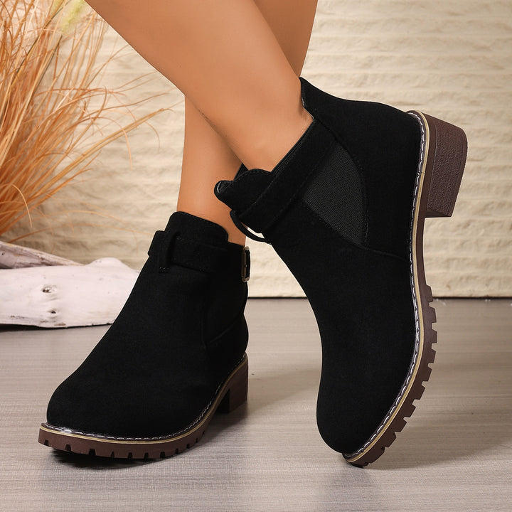 Damen Stiefelette mit Velours-Optik, elastischem Einsatz und Schnallenriemen Drune
