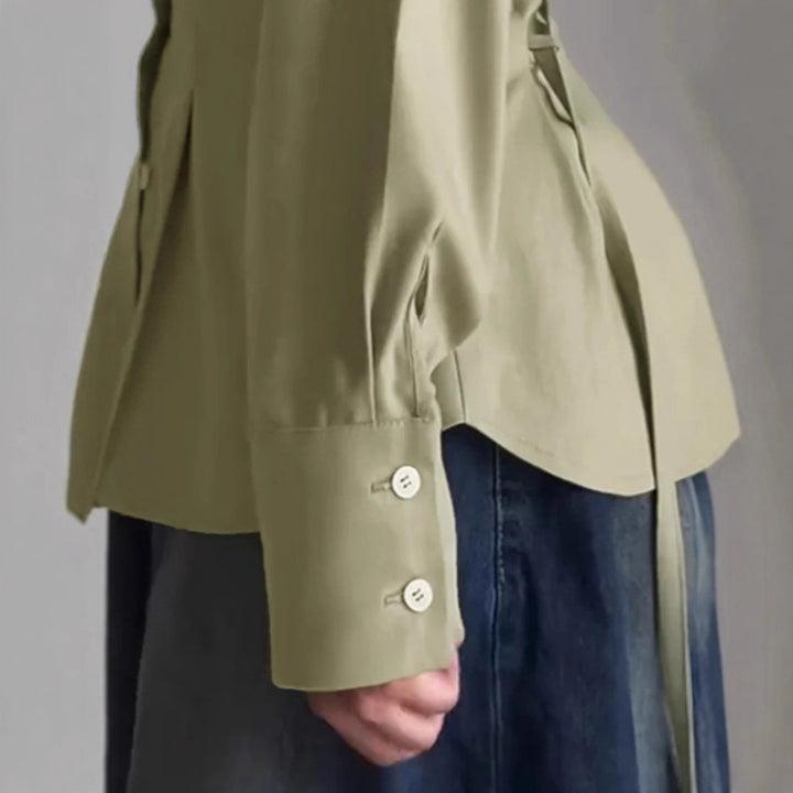 Damen Tailliertes Hemd mit Wiener Nähten, betonter Taille und extraweiten Manschetten Drune