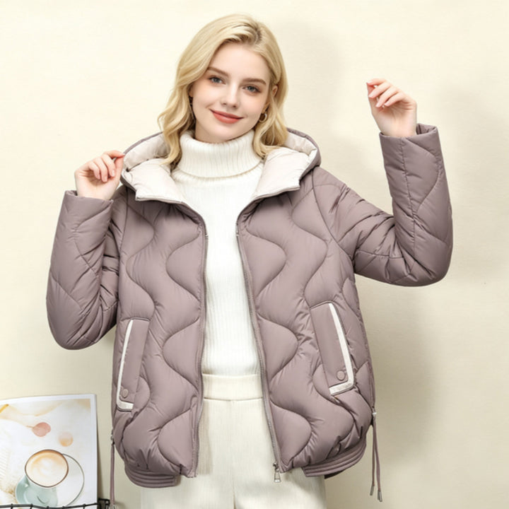 Damen nan wattierte Kurzjacke mit organischer Herzsteppung, abgerundetem Saum und paspelierten Pattentaschen Drune
