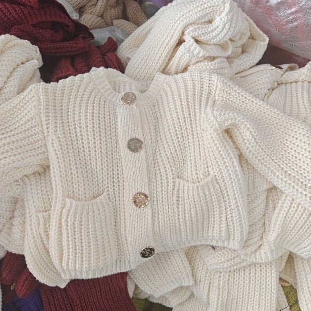 Damen Modische Strickjacke mit großen Knöpfen und praktischen Taschen Drune