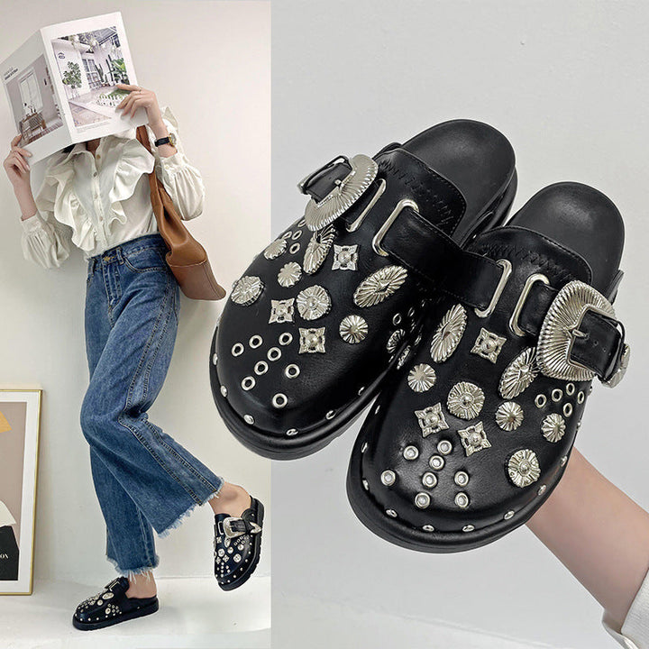 Damen nan verzierte Schlupf-Clogs mit metallischen Conchos, großer Zierschnalle und ergonomischem Fußbett Drune