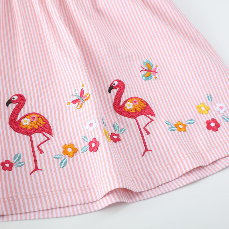Mädchen Sommerkleid mit floralem Design und verspielten Flamingo-Applikationen Drune