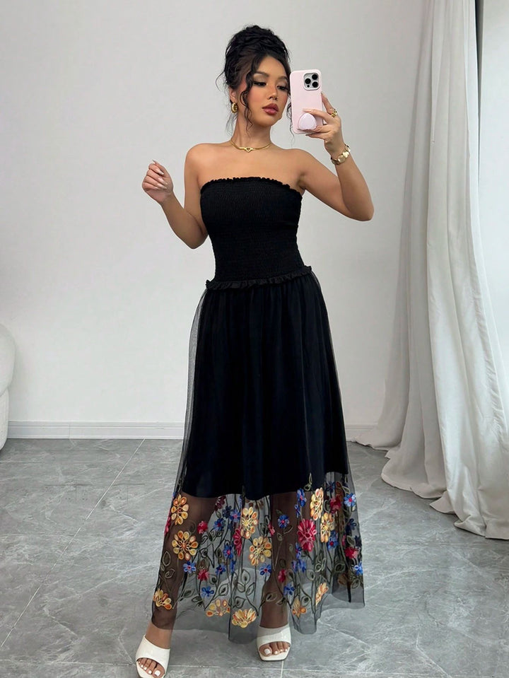 Damen nan schulterfreies Midikleid mit Smok-Oberteil und besticktem Tüllrock Drune