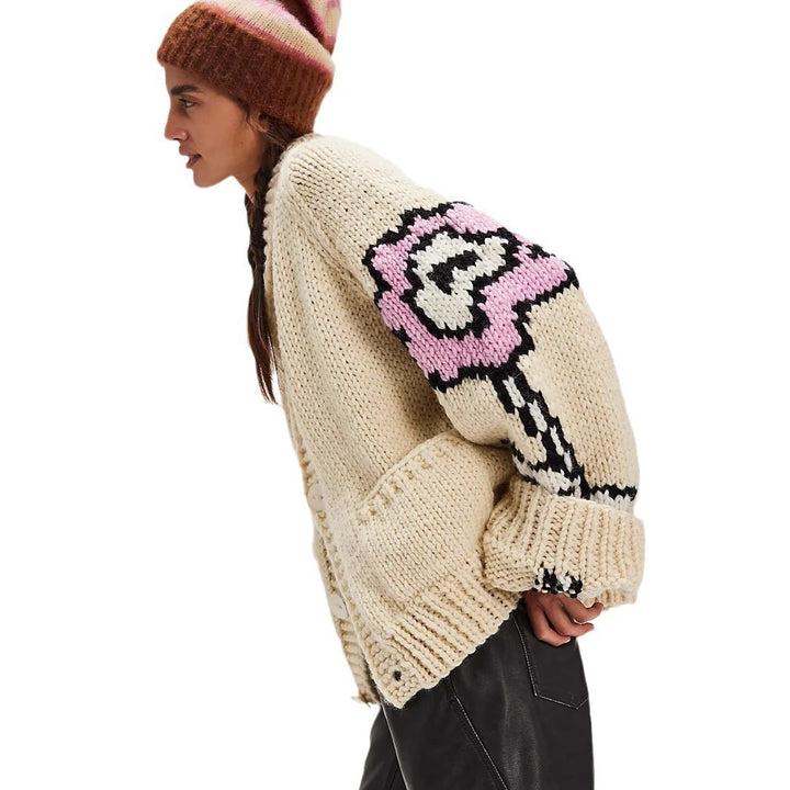 Damen Oversized Grobstrick-Cardigan mit Schalkragen, Blumenintarsien & Knopfleiste Drune