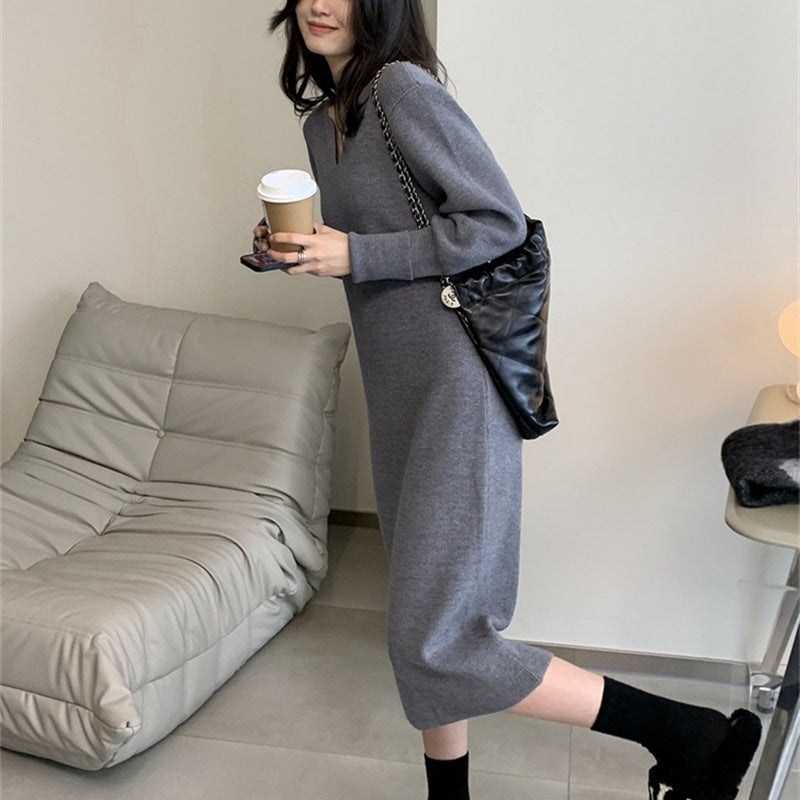 Damen Strickkleid mit tiefem V-Ausschnitt und komfortablem Schnitt Drune